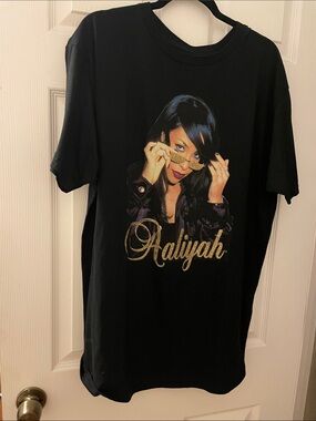 Black Short Sleeve Graphic Tee with Gold Script
